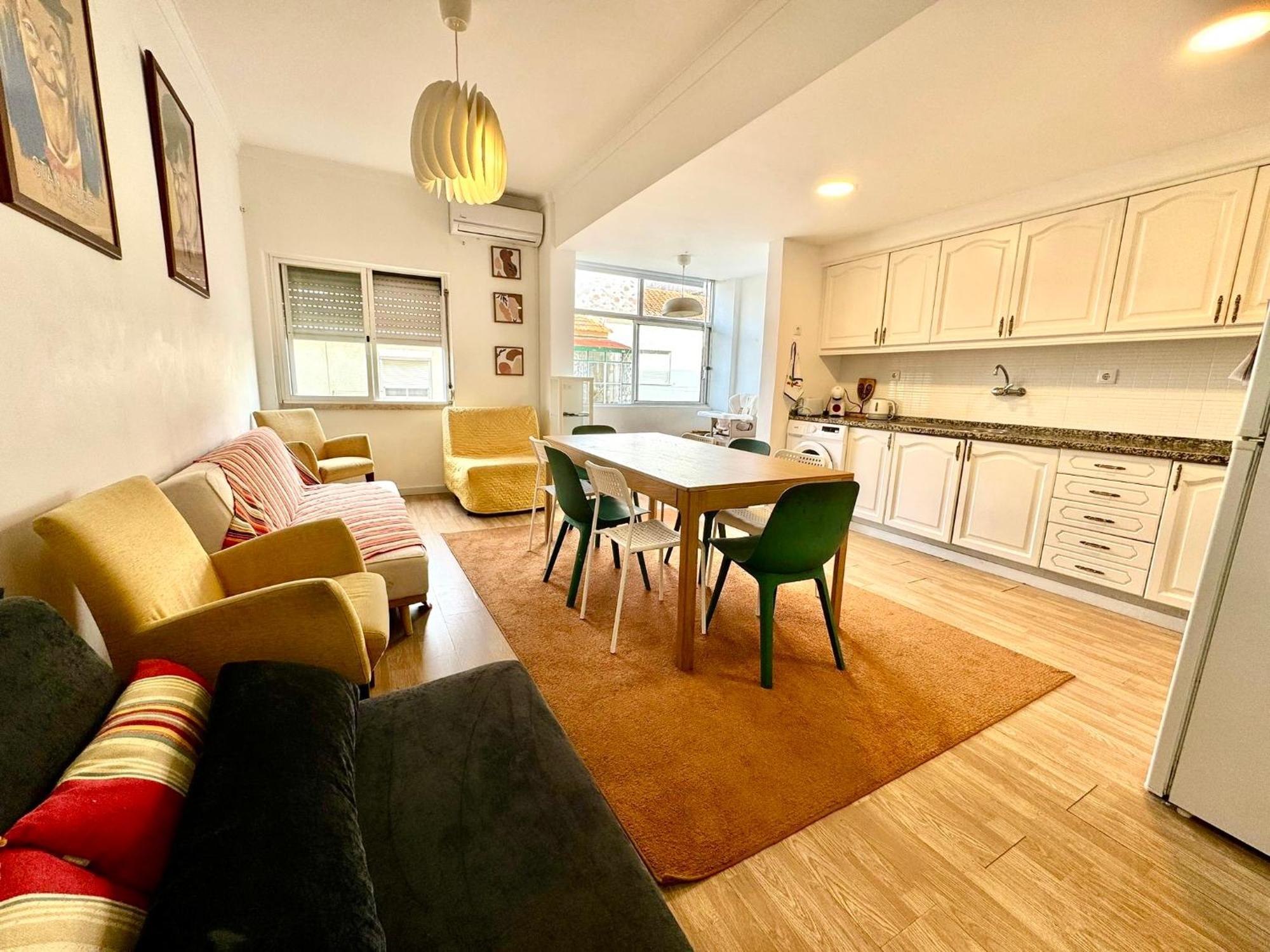 Almada Big Flat Next To Lisbon And Caparica Beach Εξωτερικό φωτογραφία
