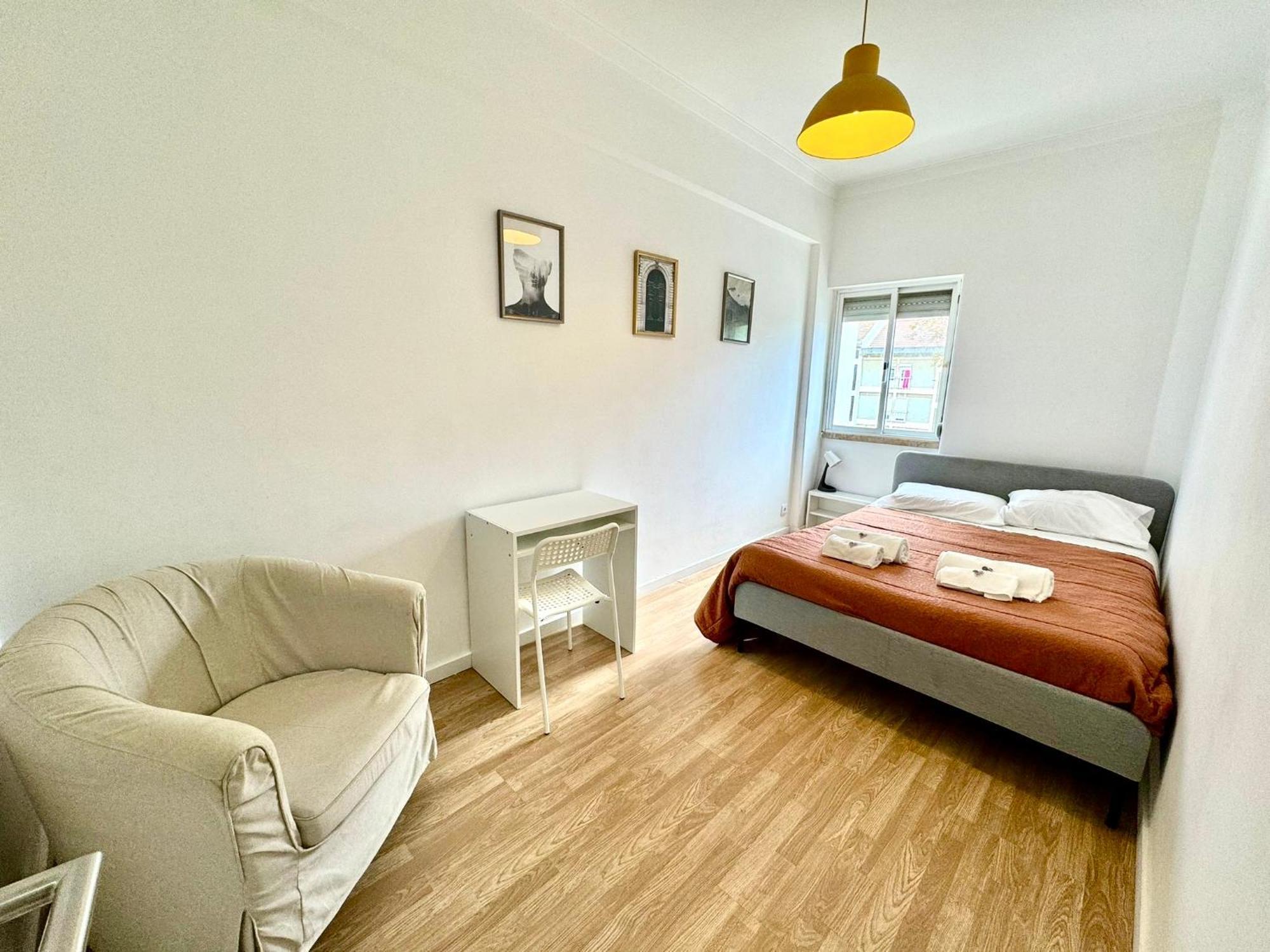 Almada Big Flat Next To Lisbon And Caparica Beach Εξωτερικό φωτογραφία