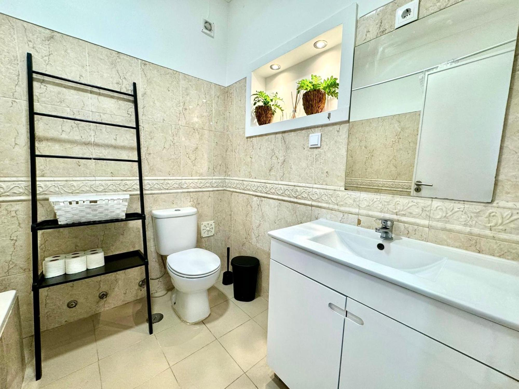 Almada Big Flat Next To Lisbon And Caparica Beach Εξωτερικό φωτογραφία